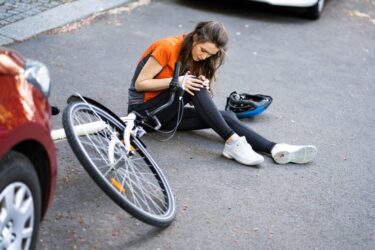 Verkehrsunfall – Alleinhaftung Radfahrerin hinsichtlich der Unfallfolgen