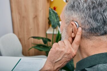 Krankenversicherung – Anpruch für ein bestimmtes Hörgerät bei Schwerhörigkeit und Tinnitus