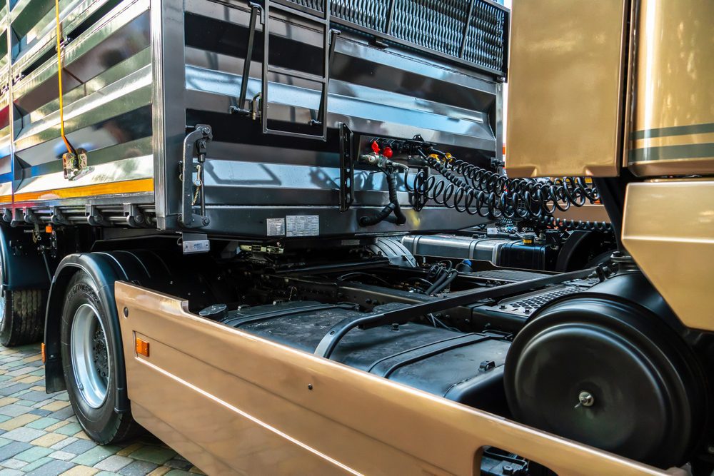 Verkehrsunfall - Ausschwenken des Anhängerhecks eines Lkw-Gespanns Verkehrsunfall - Ausschwenken des Anhängerhecks eines Lkw-Gespanns