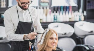 Friseur – Aufklärungs-, Hinweis- und Vorsichtsmaßnahmen beim chlorieren von Haaren