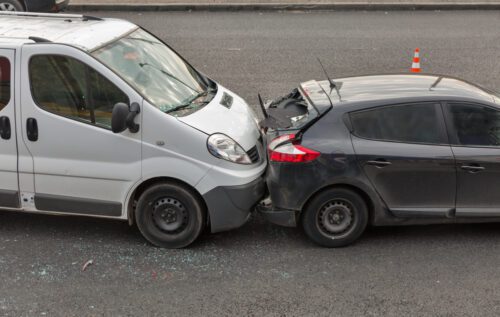 Anscheinsbeweis bei Heckschäden bei Kettenauffahrunfall auf Autobahn