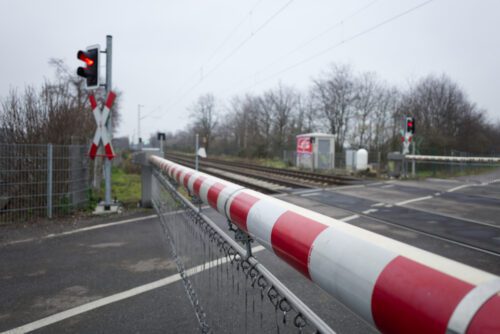 Verkehrsunfall bei Ausfall der Bahnübergangssicherungsanlage