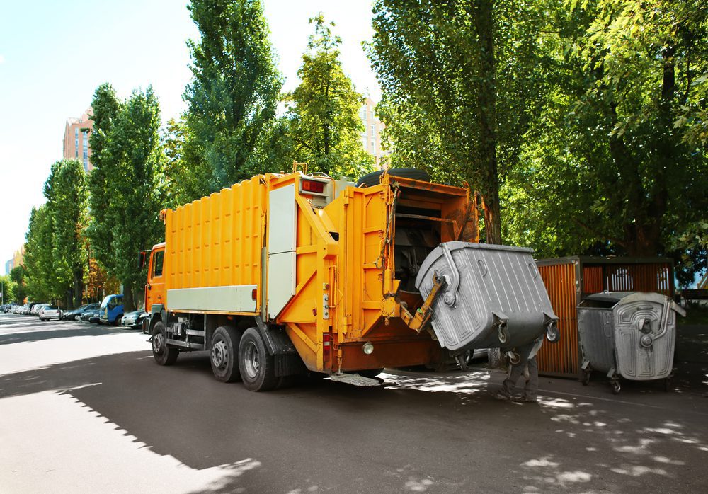 Verkehrsunfall - Verhalten beim Passieren eines im Einsatz befindlichen Müllfahrzeugs