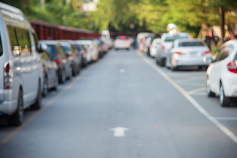 unklare Verkehrslage beim Überholen einer fahrenden Kolonne