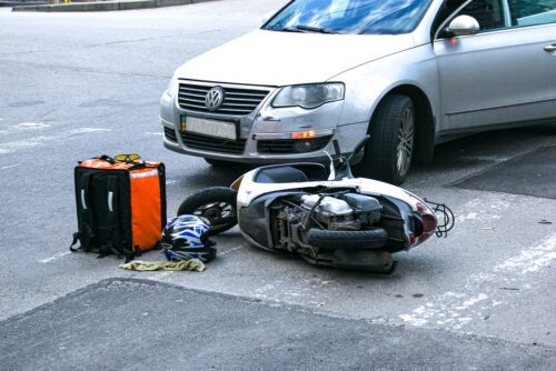 Vorfahrt missachtet: Leichtkraftrad kollidiert mit Pkw