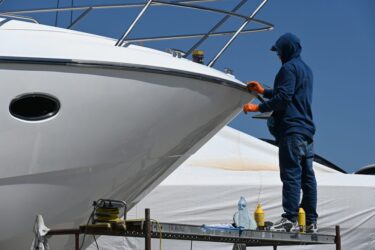 Technische Instandsetzungsarbeiten an Yacht – Haftungsverteilung bei Sinken der Yacht