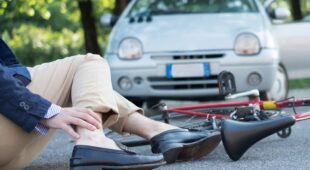 Verkehrsunfall zwischen Kraftfahrzeug und Pedelec-Fahrer