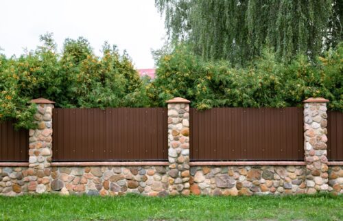 Ortsübliche Zaunhöhe: Rückbauverpflichtung des Nachbarn