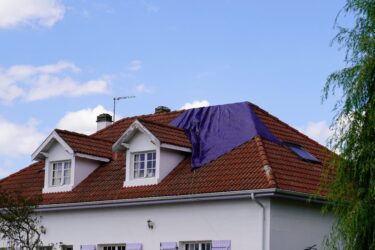 WEG-Verwalterhaftung für Ablösung von Dachteilen bei Sturm – Entlastungsbeweis