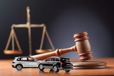 Verkehrsunfall – Wann sind außergerichtliche Anwaltskosten zu ersetzen?