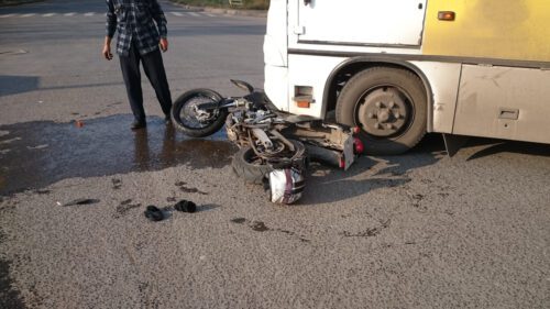 Verkehrsunfall - Haftungsverteilung bei halber Vorfahrt