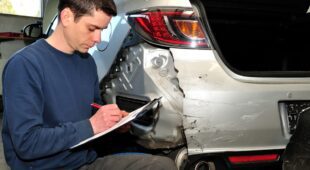 Verkehrsunfall: Beauftragung eines Gutachters immer zulässig?