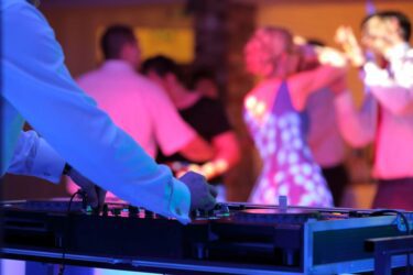 Hochzeits-DJ weicht von Musikvorgaben ab –  Minderung der Vergütung
