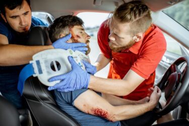 Verkehrsunfall – Schadensersatz und Schmerzensgeld für HWS-/BWS-/LWS-Syndrom