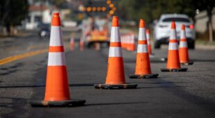 Verkehrsunfall im Baustellenbereich – Fahrzeug zu breit für die linke Überholspur