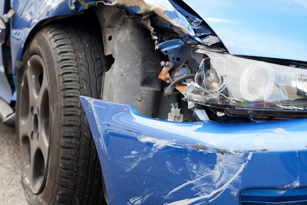 Car,Accident,,Damaged,Vehicle,After,Crash,Staying,On,The,Street Schadensregulierung