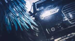 Waschanlagenbeschädigung durch Fahrzeugführer aufgrund Falschbedienung des Fahrzeugs
