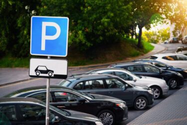 Parkplatzunfall – Verkehrsregeln auf Parkplätzen