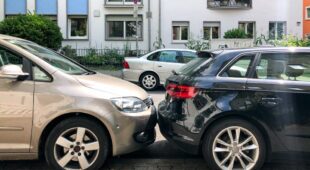 Verkehrsunfall auf allgemein zugänglichen Parkplatz – Gebot der allgemeinen Rücksichtnahme