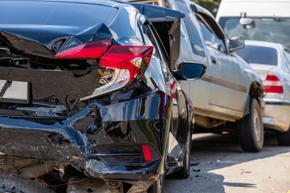 Heavy,Accident,,Modern,Car,Accident,Involving,Many,Cars,On,The Auffahrunfall Anscheinsbeweis