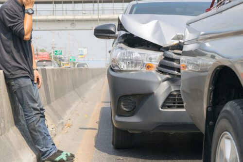 Auffahrunfall auf Autobahn: Vorausfahrender bremst grundlos