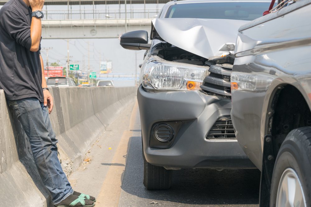 Car,Crash,From,Car,Accident,On,The,Road,In,A Auffahrunfall auf Autobahn: Vorausfahrender bremst grundlos