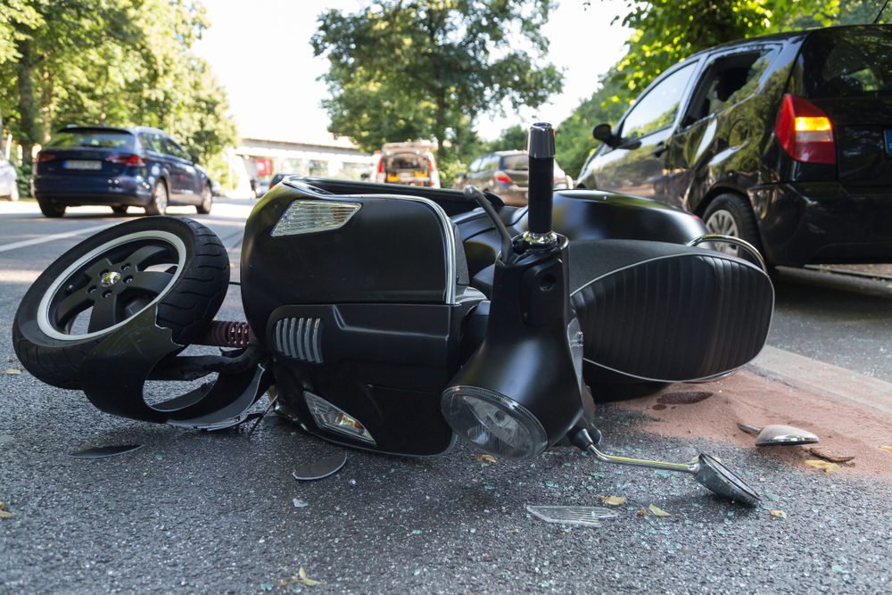 Road,Accident,With,Motor,Scooter Canetti