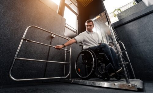 Krankenfahrstuhl Behindertenfahrstuhl