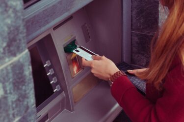 EC-Karten-Missbrauch an Geldautomaten – Anscheinsbeweises für Sorgfaltspflichtverletzung