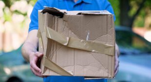 Paket beschädigt – Wer haftet für Transportschäden?