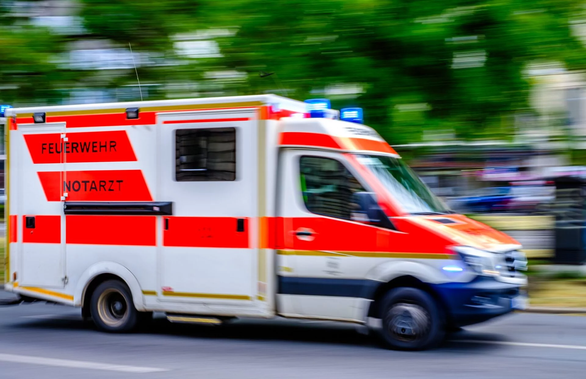 Munich,,Germany,-,June,28:,Typical,German,Ambulance,Car,At Unfall mit Rettungswagen