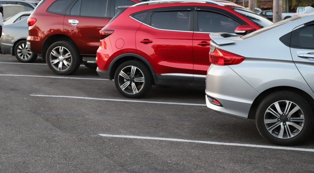 Closeup,Of,Rear,,Back,Side,Of,Blue,Car,With,Other Parkplatz Unfall